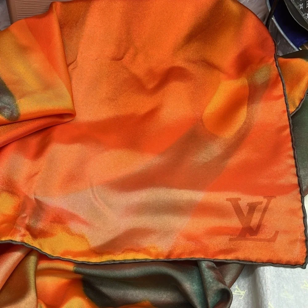 LOUIS VUITTON VINTAGE SILK SCARF